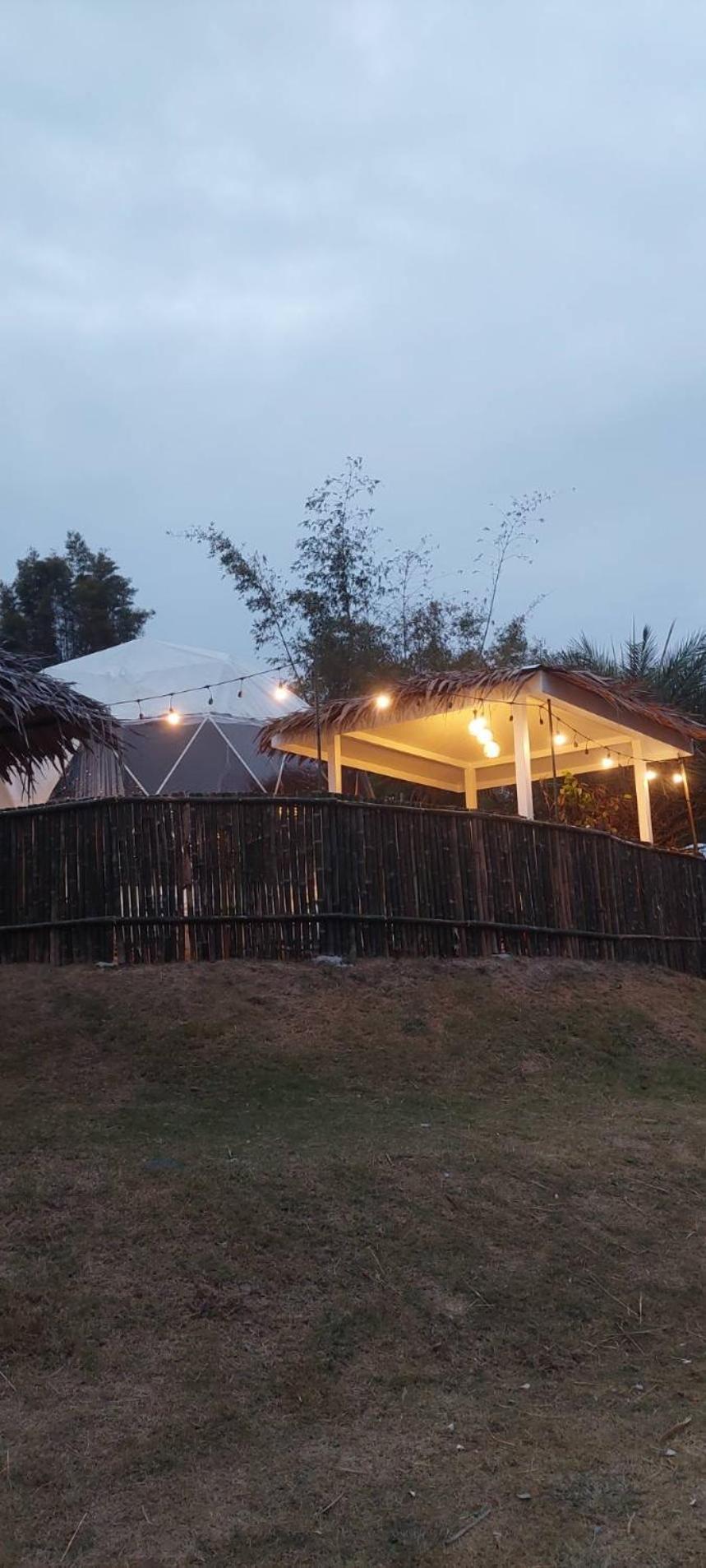 นรดีฮิวล์ รีสอร์ต เขาแผงม้า วังน้ำเขียว Ban Sap Bon (Prachinburi)