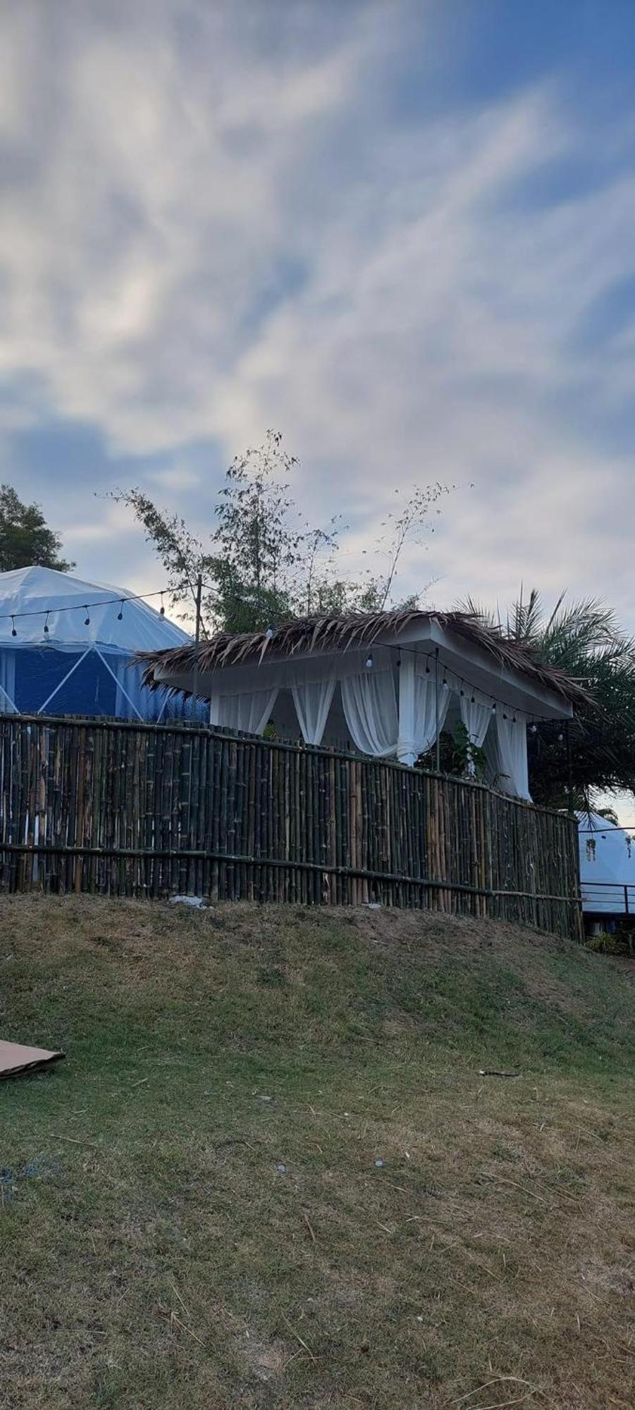นรดีฮิวล์ รีสอร์ต เขาแผงม้า วังน้ำเขียว Luxury tent *
